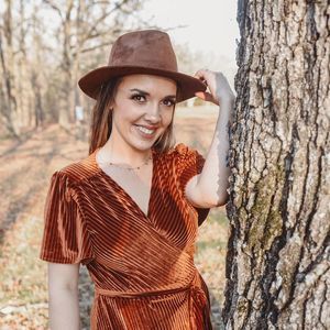 Meet your Posher, Mary ashley